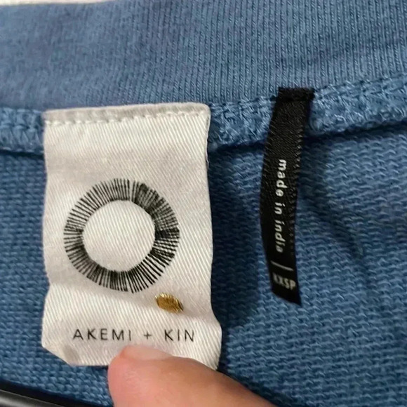 Anthropologie Akemi + Kin Hildie Sequined Top Size XXSP - Picture 6 of 8